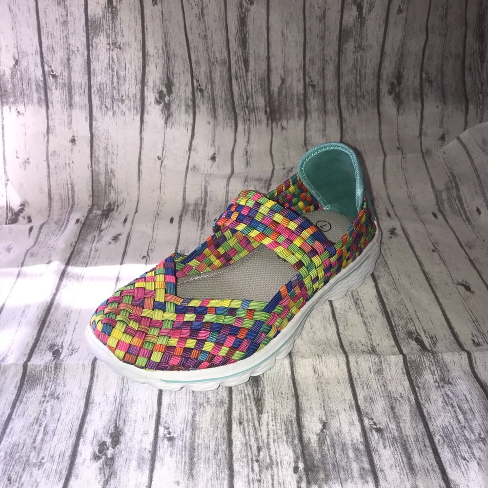 Multi color woven flat